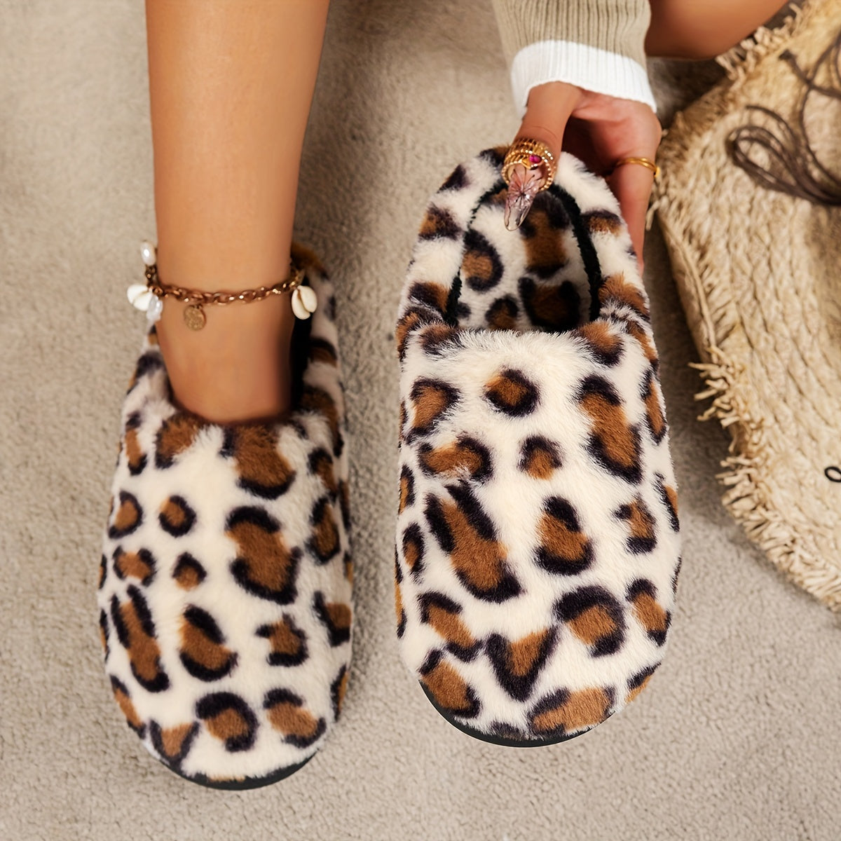 Women's Leopard Print Fuzzy Slippers, Warm Plush Indoor Slippers, Cozy Bedroom Slippers, Soft and Lightweight Slippers, Warm Fuzzy Slippers with Non-Slip Sole, Couple Slippers, Men's Slippers